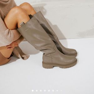 Dark Taupe Knee High Chunky Wellie Style Boots size US 8